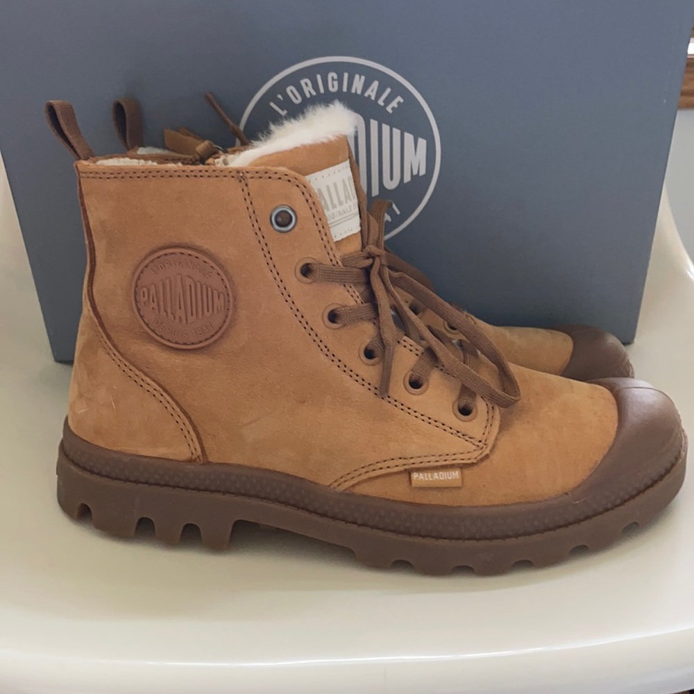 Palladium Pampa Hi Zip size 7 /38